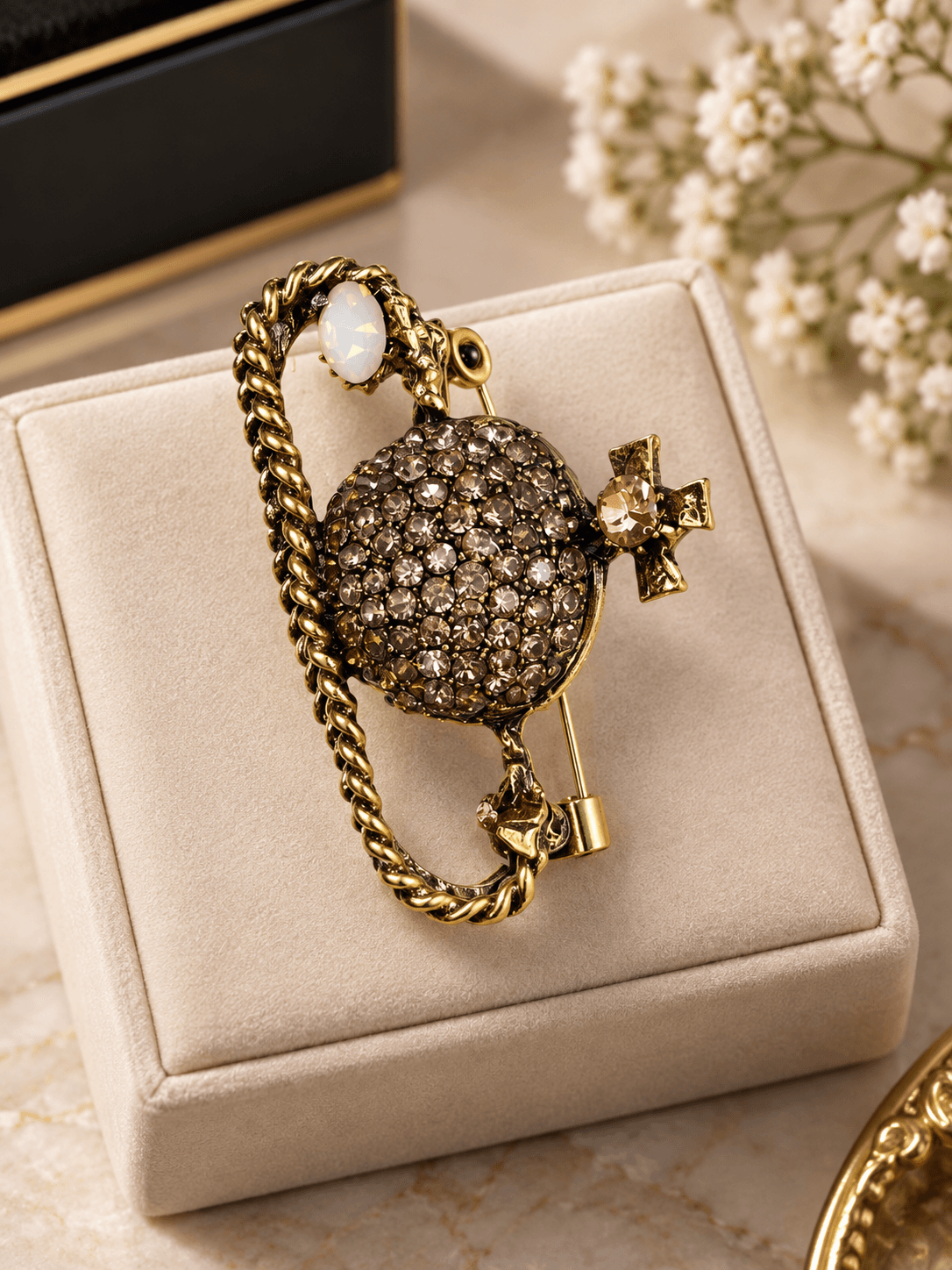 DESIGNER BROOCH